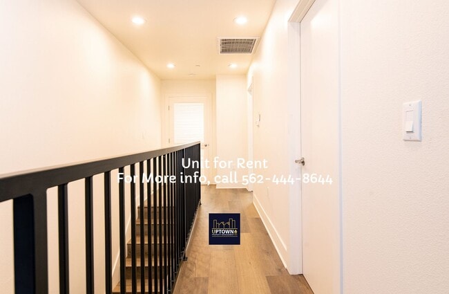 Photo - Townhome - 3 Bedrooms / 2 Baths - Cudahy