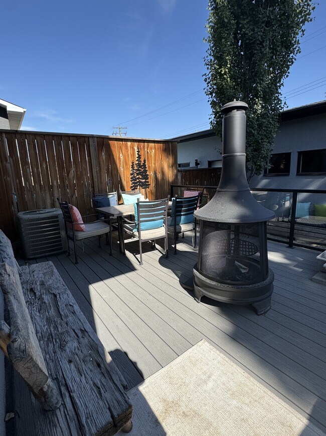 Photo - 224-26A 6a St NE