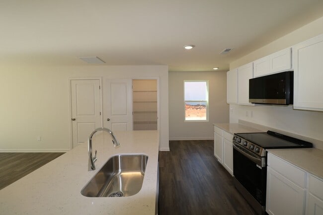 Photo - 624 Richard Rd