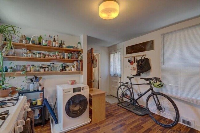 Photo - 1145 Williamson St Unit 1