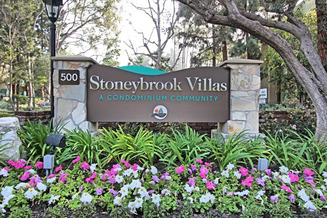 Entrada principal - 576 N Bellflower Blvd Unidad Stoneybrook