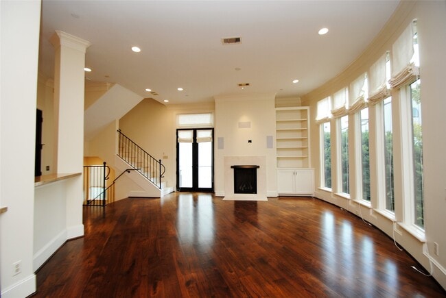 Photo - 302 Calle Sevilla Pl