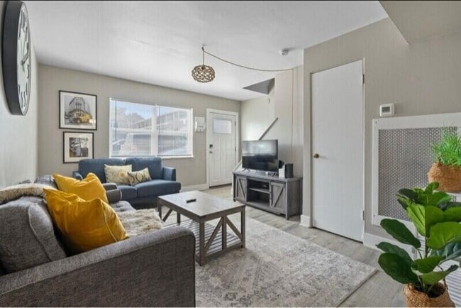 Photo - 464 E Norwich Ave Unit 482 C