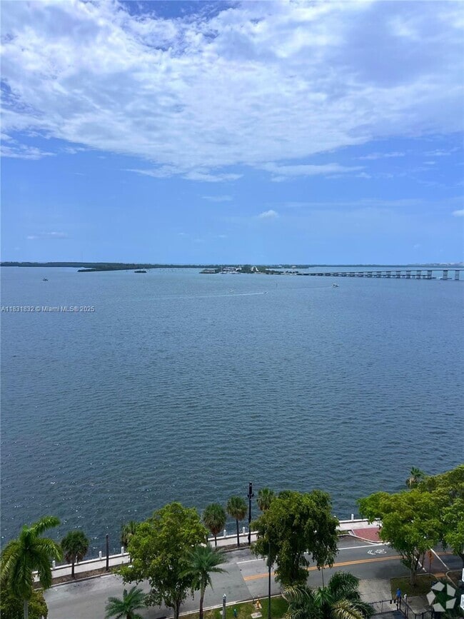 Building Photo - 1420 Brickell Bay Dr Unit PH7C Rental