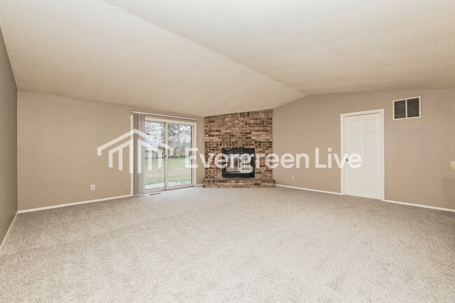 Photo - 4735 Stonehedge St