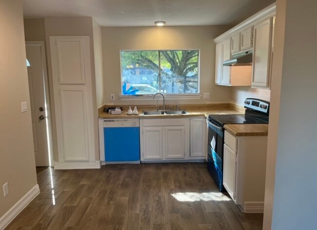 Photo - 18018 Santolina Ln