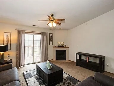 Photo - 627 Kimberlite St