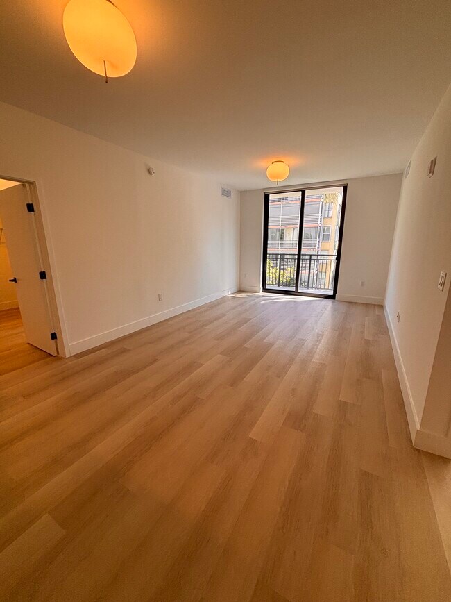 Photo - 1541 Van Buren St Unit B