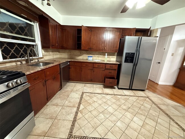 Photo - 86-14 235th Ct