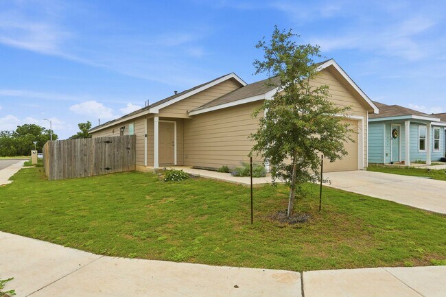 Photo - Single-Story 3/2 Rental Near Lackland Air Force Base | No Carpet | Fridge Included |