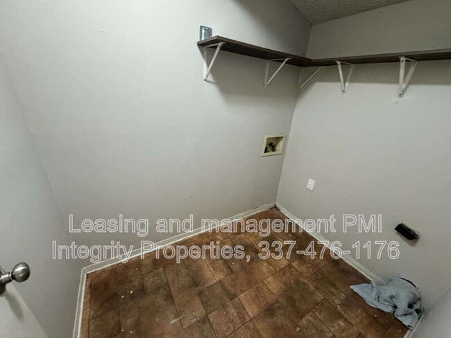 207 Case Ln