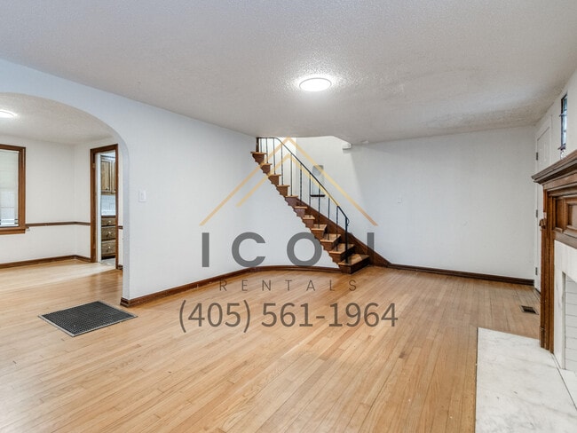 Photo - 216 NW 36th St