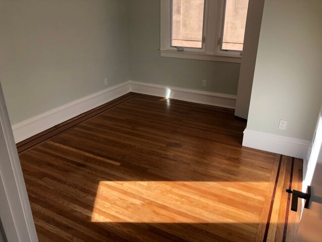 Photo - Rare new bi-level apartment near USF/GG Pa...