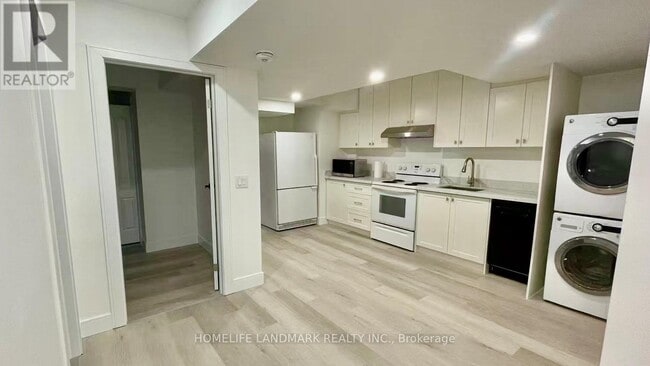 Photo - 1556 Crestview Ave
