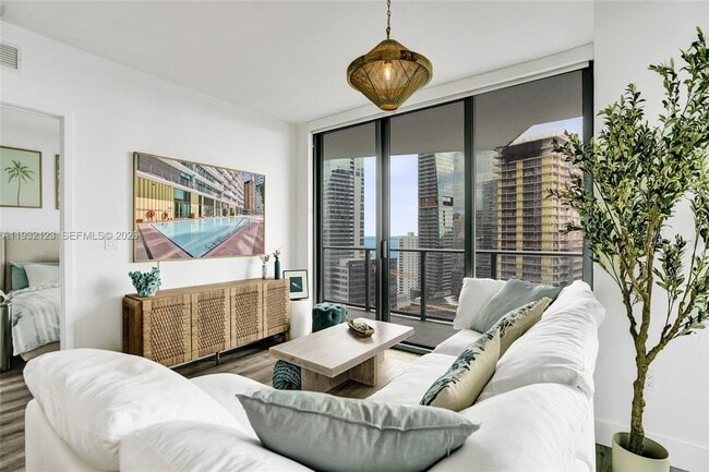 Building Photo - 1300 S Miami Ave Unit 2306