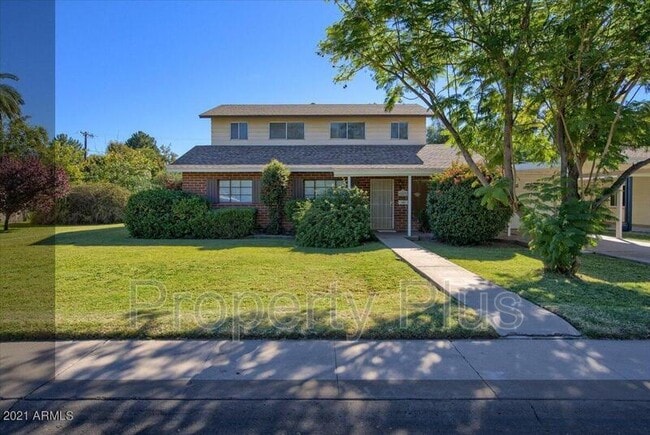 Building Photo - 1527 E Hudson Dr