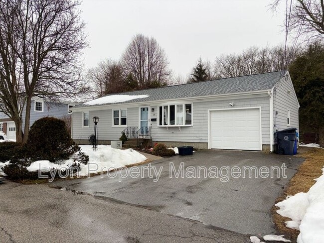 Photo - 128 Thurston St