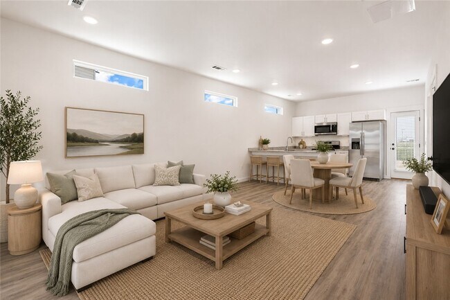 Photo - 501 Solar St