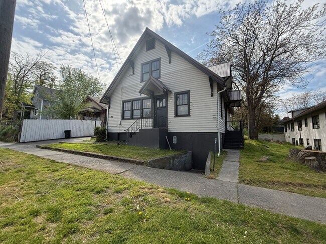 Newly Renovated Duplex