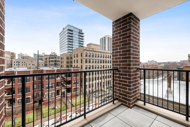 Photo - 434 W Melrose St Unit 401