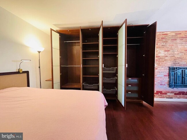 Photo - 928 Venice Dr