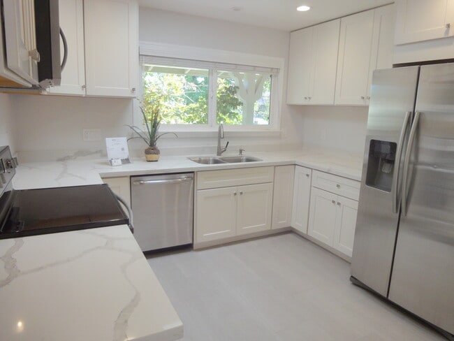 Photo - 3 Le Claire Ct