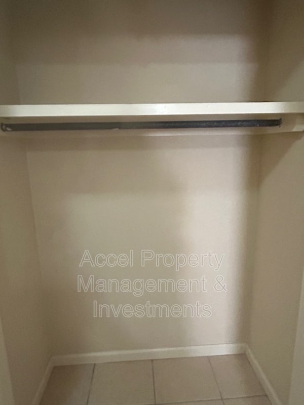 Photo - 2405 Mimosa St