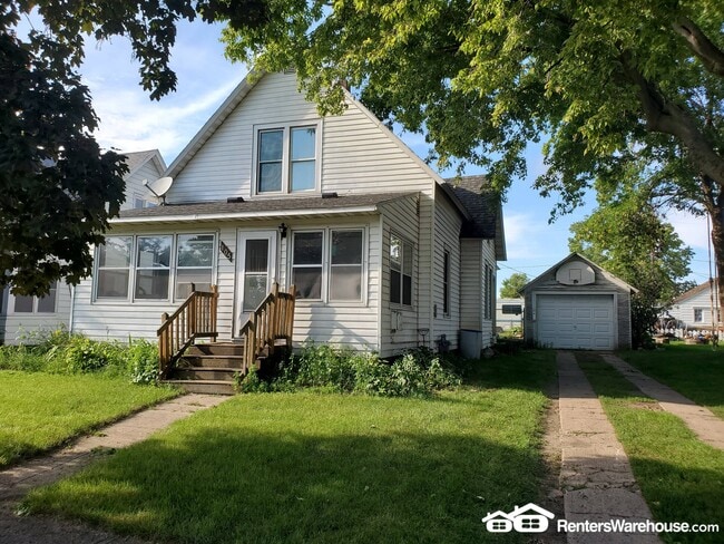 Photo - 105 W Franklin St