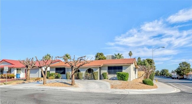 Photo - 3696 Barcelona St