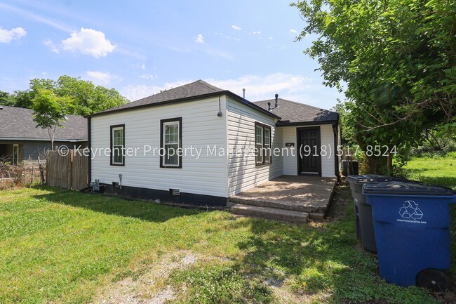 Photo - Beautifully Redone 2 Bedroom House! Available for a 5/1 Move In!!! *Updated Photos to Come*