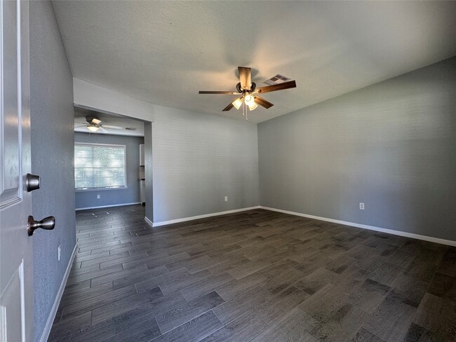 Photo - 514 Bertloma St