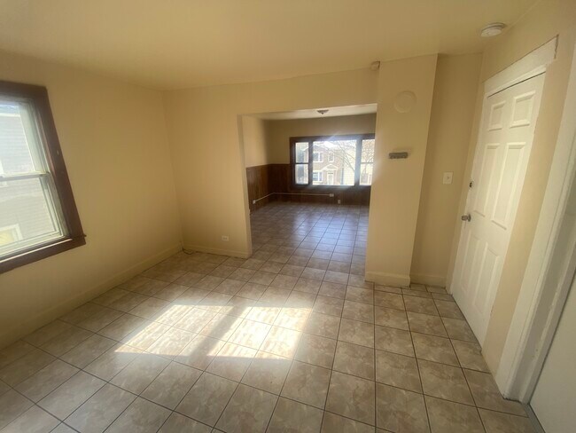 Kitchen - 3605 S Washtenaw Ave Unit 2