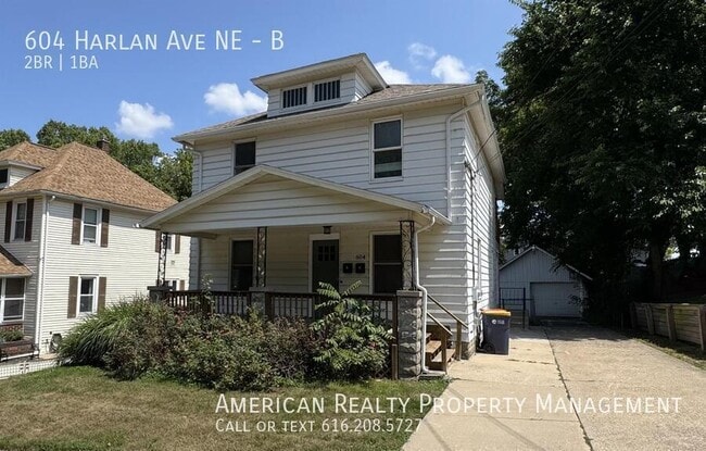 Building Photo - 604 Harlan Ave NE Unit B