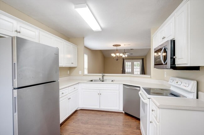 153 Photinia Dr