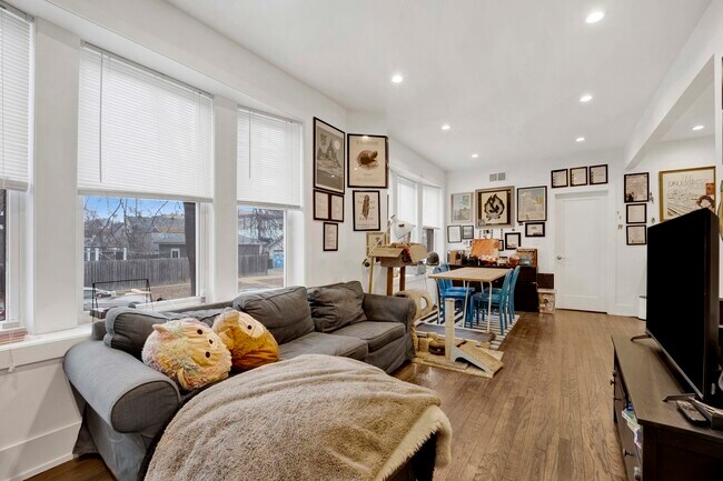 Photo - 2519 W Altgeld St Unit 1e