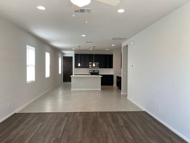 Photo - 384 Gaida Loop