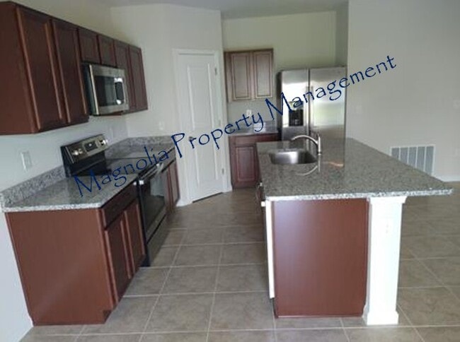 Photo - 1067 Kobuk St