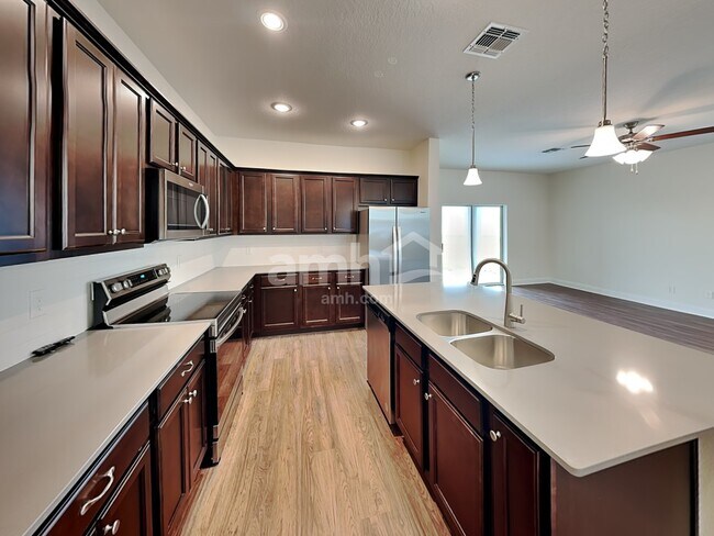 Photo - 1038 Summer Stone Lp