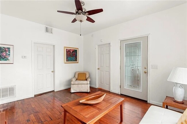 Photo - 805 N Leverett Ave