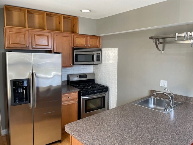 Photo - 1612 Elkins Ln