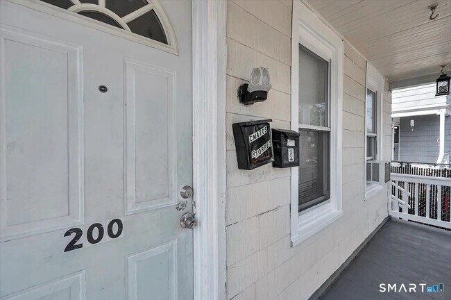 Photo - 200 Ogden St Unit 2