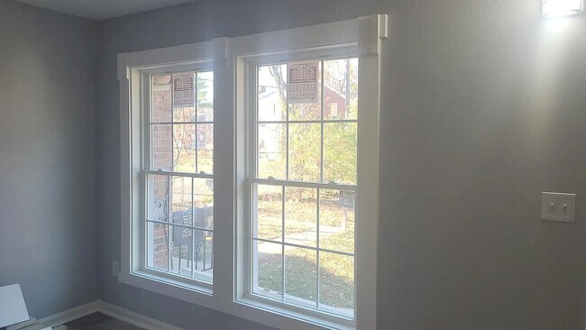 Photo - 5033 Wabash Pl