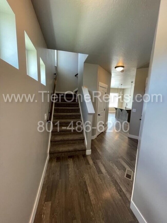 Photo - No deposit option for qualified renters