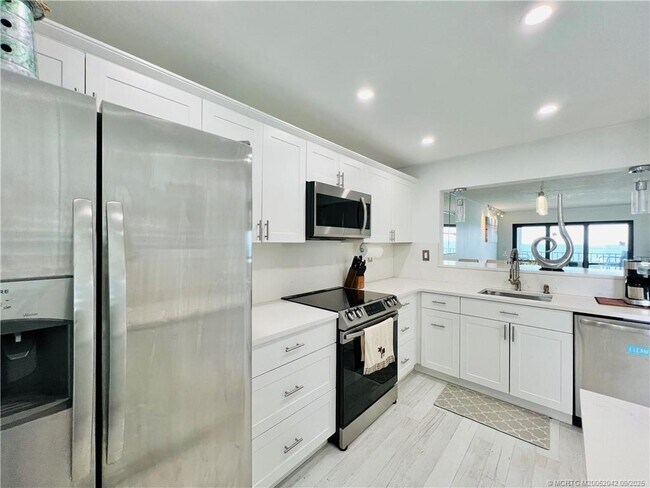 9400 S Ocean Dr Unit 707