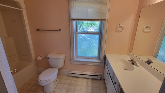 Photo - 1301 9th St E