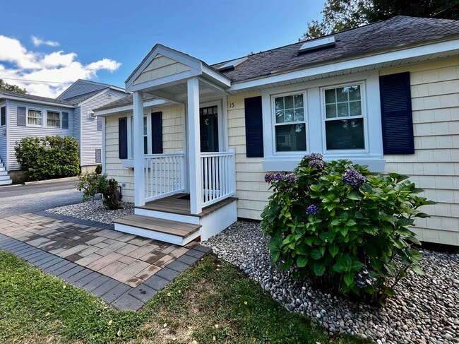 Photo - 15 Mill Pond Ln
