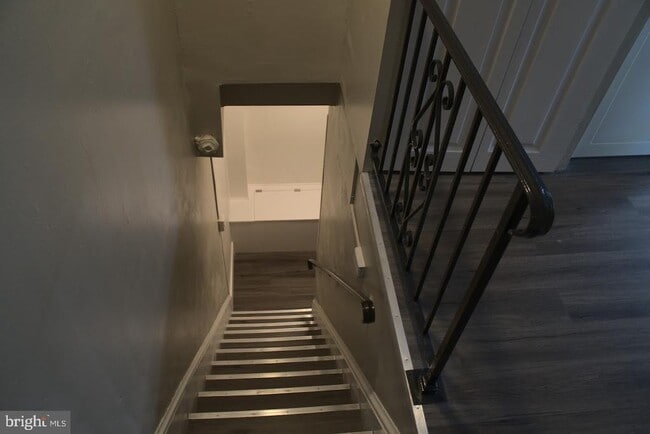 Photo - 410 Monmouth St