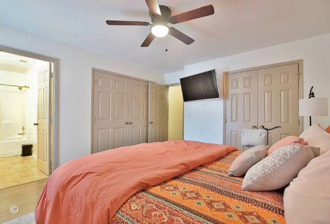 Photo - 4660 Woodmere Ln