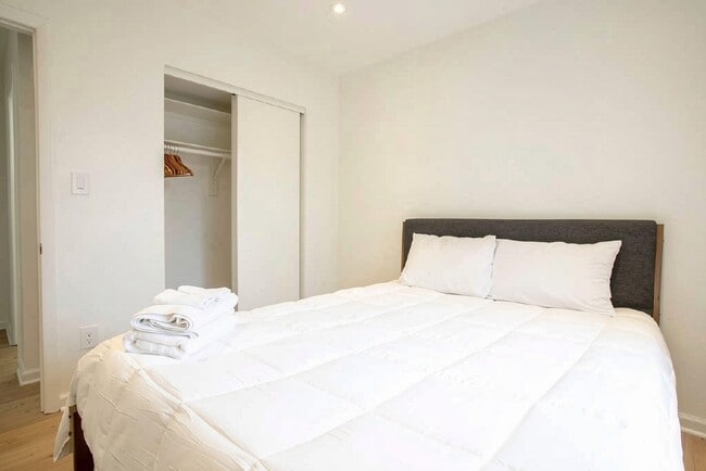 Photo - 1321 I St NE