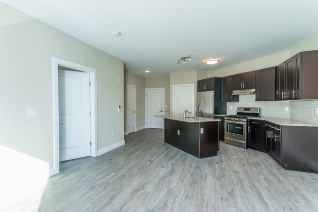 Photo - 430 52nd St Unit 405